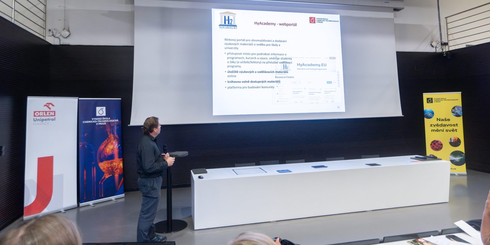 HyAcademy Showcased at Summer School for Czech Teachers and Students